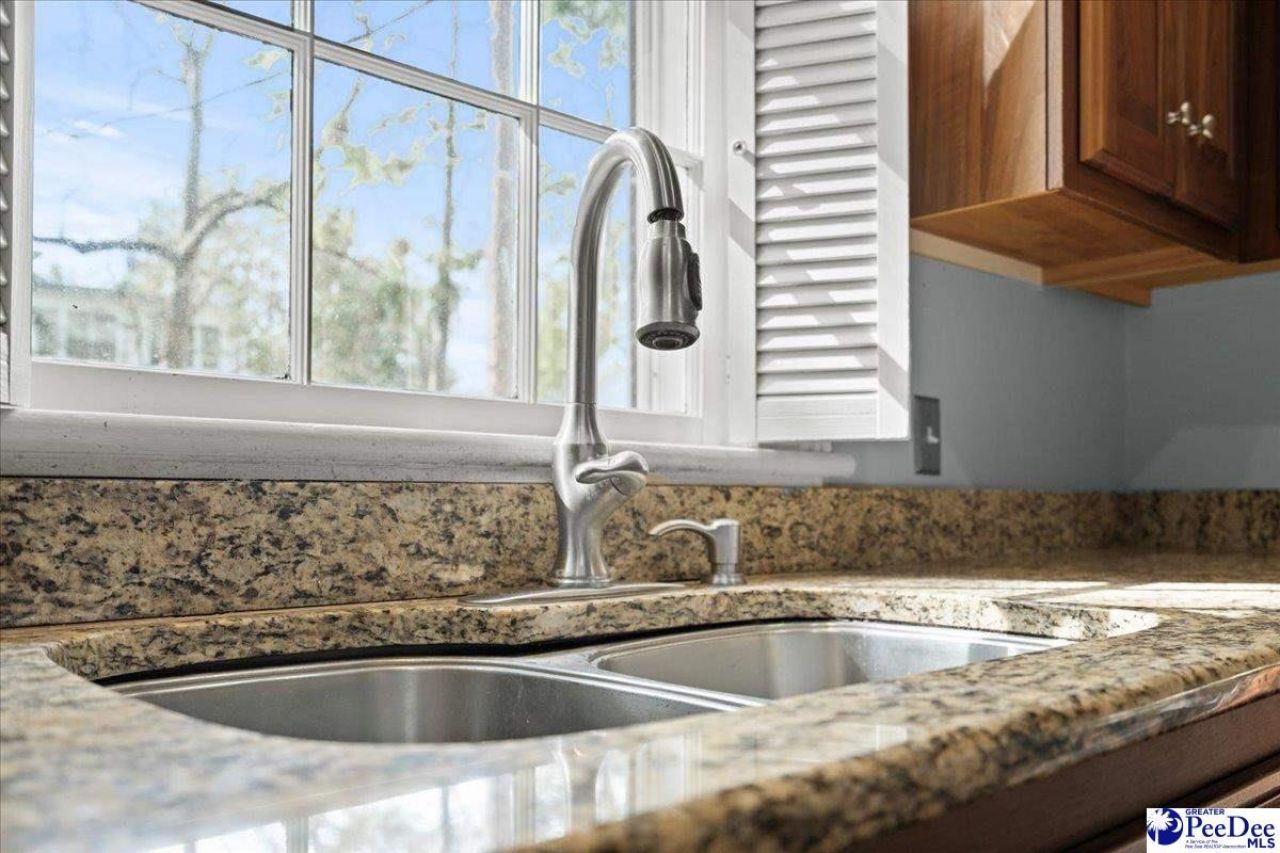 310 Kershaw St Photo 21