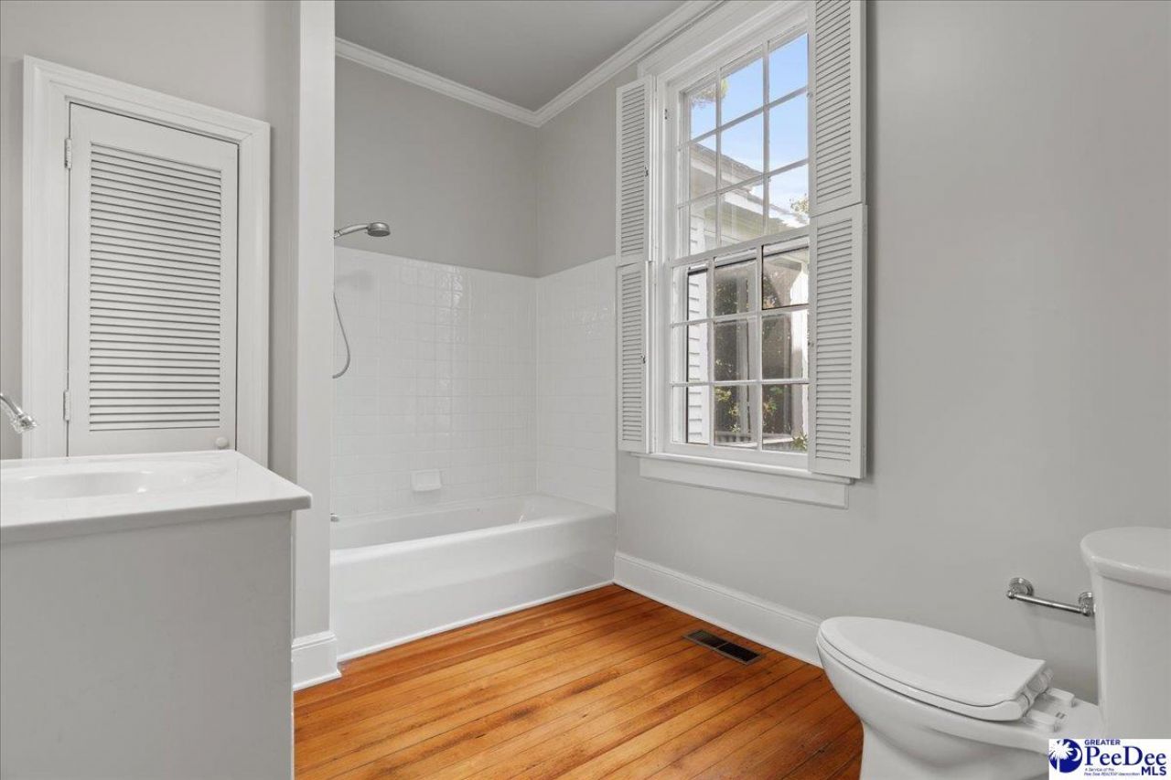 310 Kershaw St Photo 24