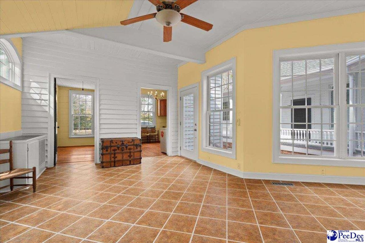 310 Kershaw St Photo 43