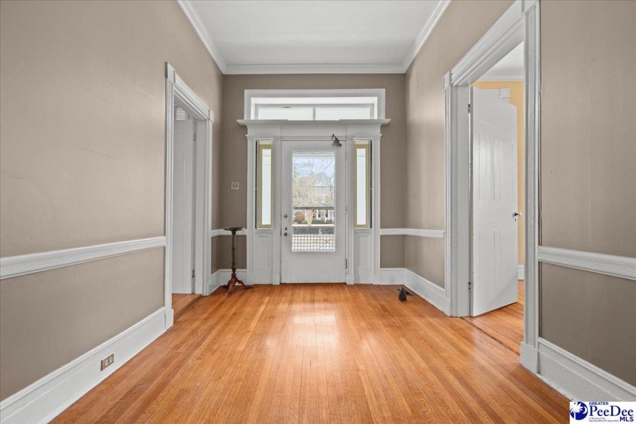 310 Kershaw St Photo 5