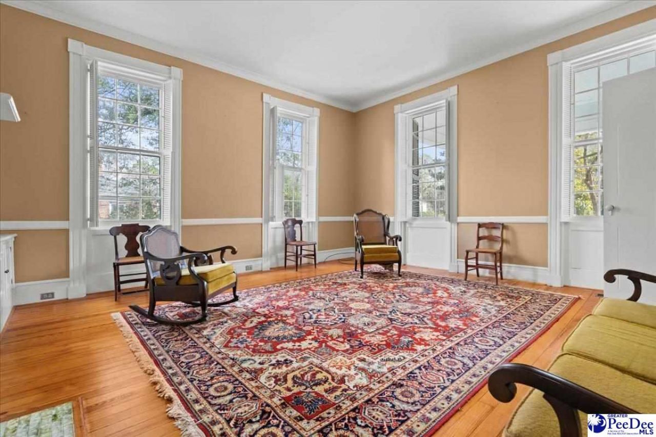 310 Kershaw St Photo 8