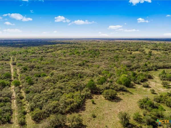 000 Nursery Road, Victoria, TX 77904