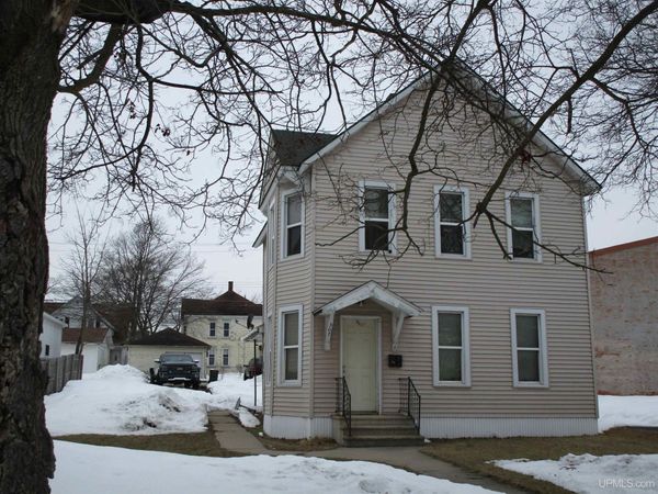 307 N 15th Street, Escanaba, MI 49829