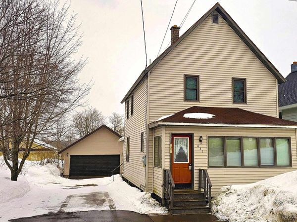 831 Front Street, Schoolcraft Twp, MI 49945