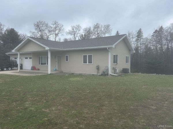 240 S Jackson Street, Breitung Twp, MI 49802