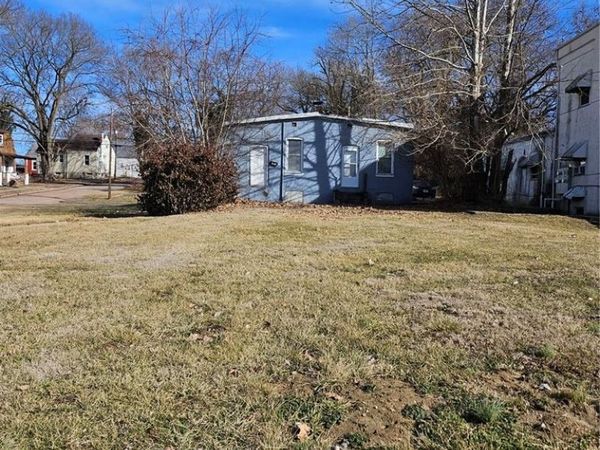 320-322 N 2nd Street , Belleville, IL 62220