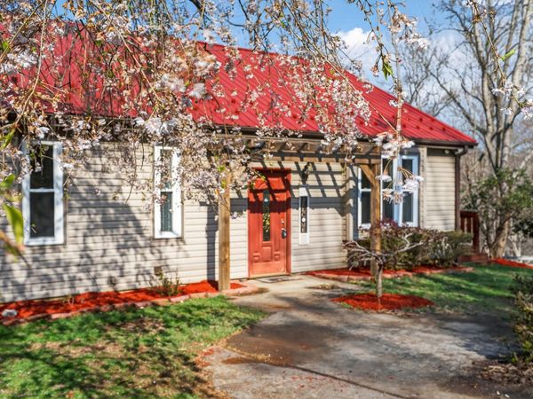 106 E Beaver Dam CT , Goodview, VA 24095