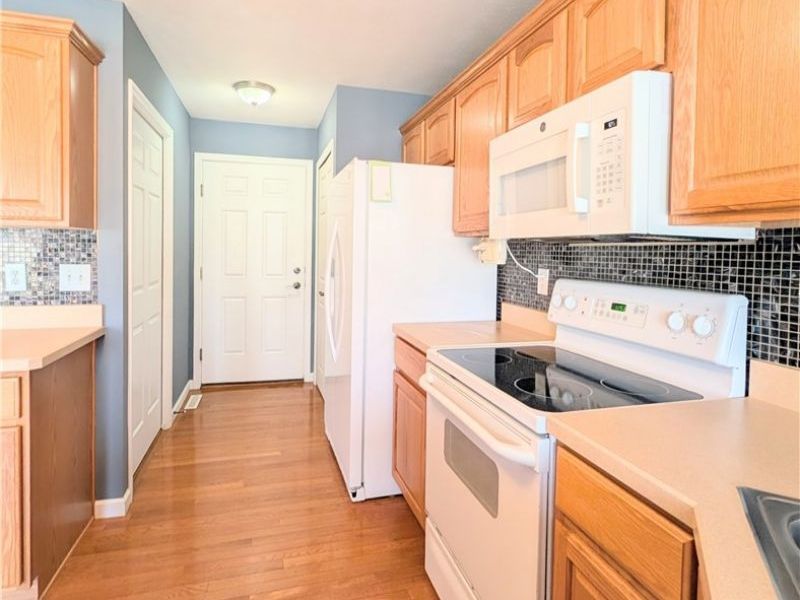 15130 Sawgrass Lane, Middlefield, OH 44062 Photo 3