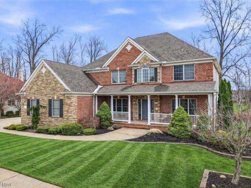 317 E Edinburgh Drive, Highland Heights, OH 44143 Photo 2