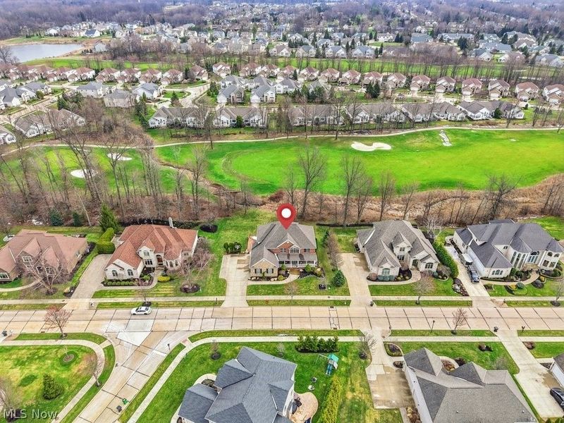 317 E Edinburgh Drive, Highland Heights, OH 44143 Photo 4