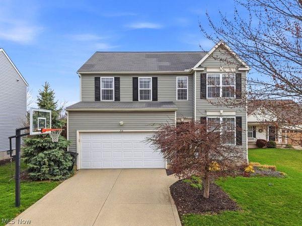 214 Gatwick Grove Circle , Wadsworth, OH 44281