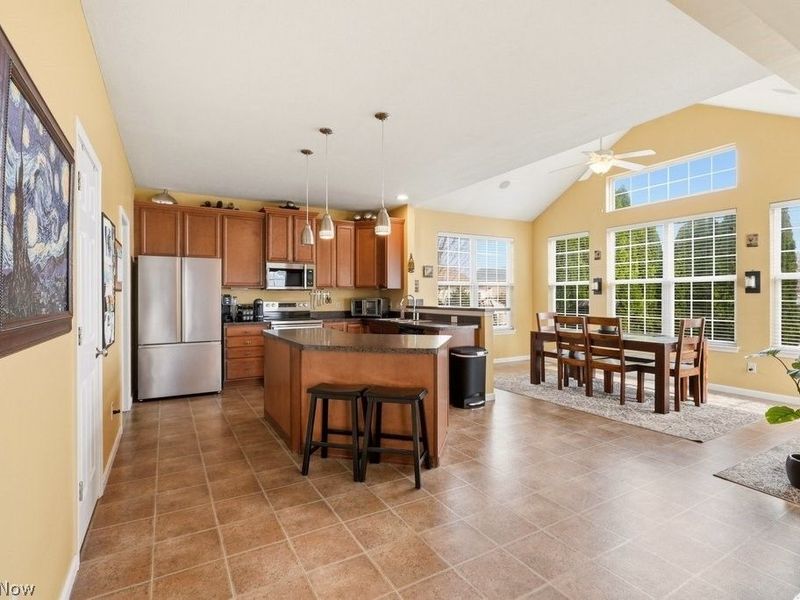 214 Gatwick Grove Circle , Wadsworth, OH 44281 Photo 15