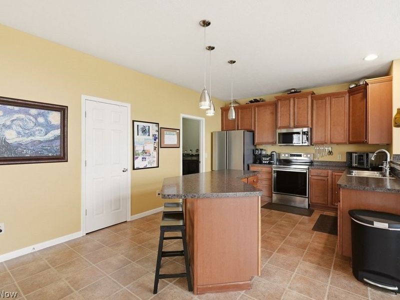 214 Gatwick Grove Circle , Wadsworth, OH 44281 Photo 17