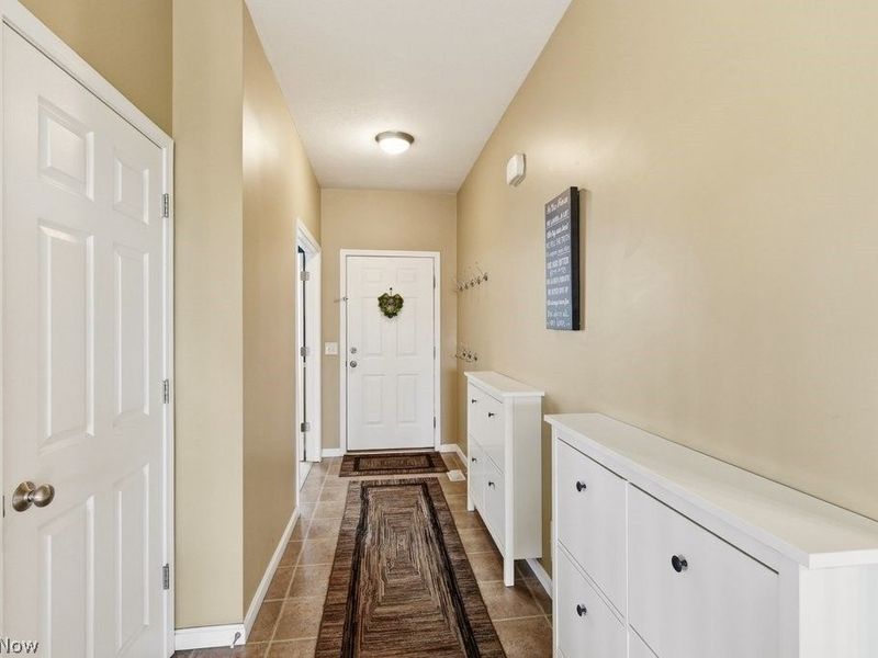 214 Gatwick Grove Circle , Wadsworth, OH 44281 Photo 5