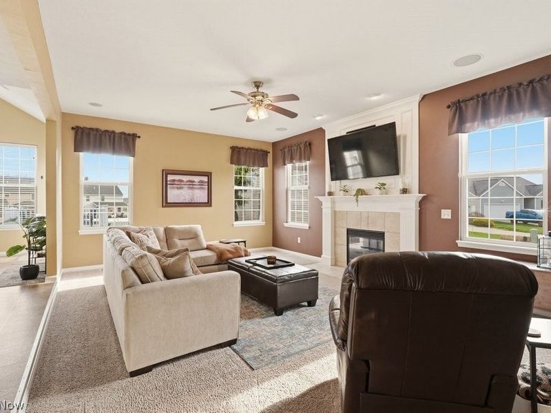 214 Gatwick Grove Circle , Wadsworth, OH 44281 Photo 9