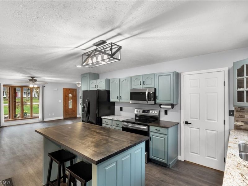 391 Kathleen Drive, Jefferson, OH 44047 Photo 11