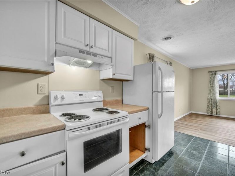 604 Bell Avenue, Elyria, OH 44035 Photo 12