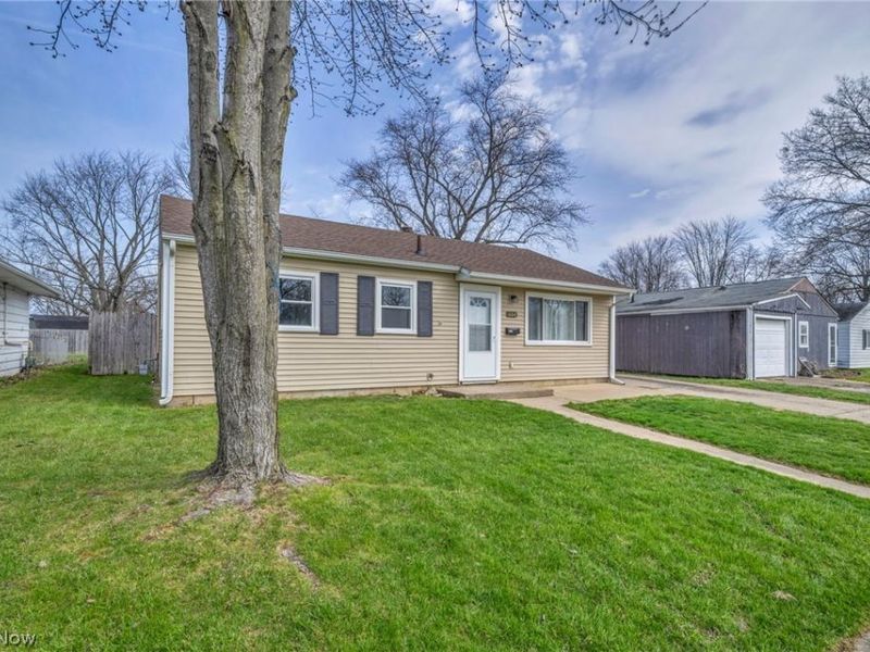 604 Bell Avenue, Elyria, OH 44035 Photo 2