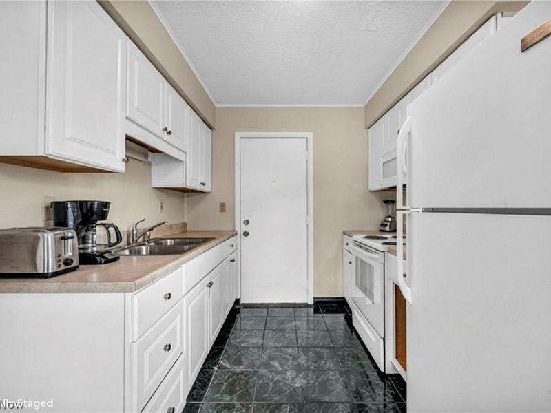 604 Bell Avenue, Elyria, OH 44035 Photo 9