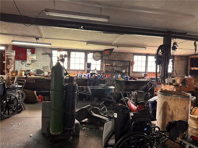 189 W Martin Street, East Palestine, OH 44413 Photo 33