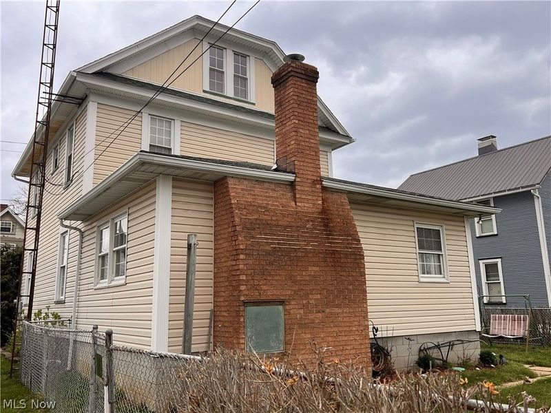 189 W Martin Street, East Palestine, OH 44413 Photo 5