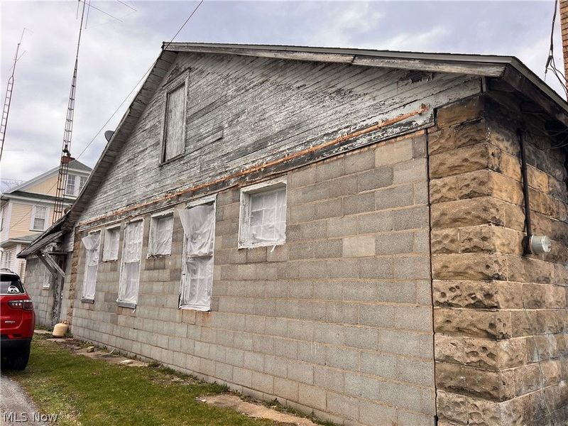 189 W Martin Street, East Palestine, OH 44413 Photo 7