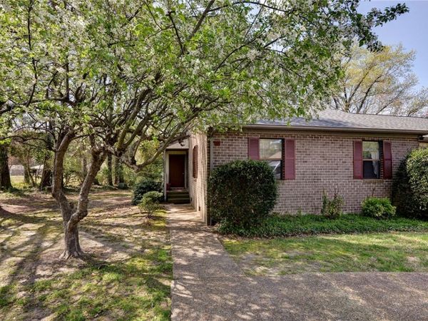 55 James Square, Williamsburg, VA 23185