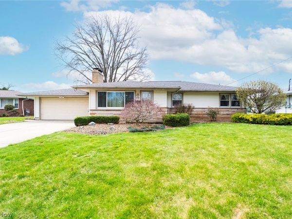 2739 Algonquin Drive , Poland, OH 44514