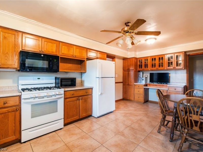 2739 Algonquin Drive, Poland, OH 44514 Photo 11