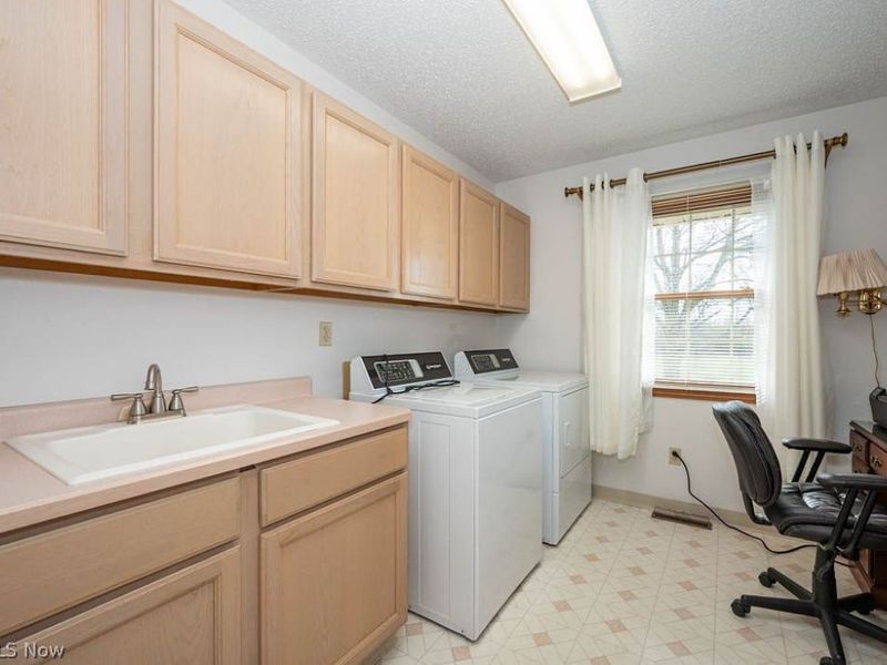 810 Southwestern Run, Poland, OH 44514 Photo 14