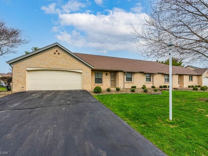 810 Southwestern Run, Poland, OH 44514 Photo 2