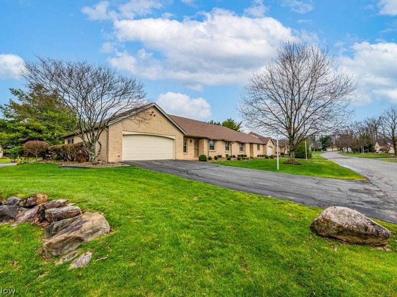 810 Southwestern Run, Poland, OH 44514 Photo 3