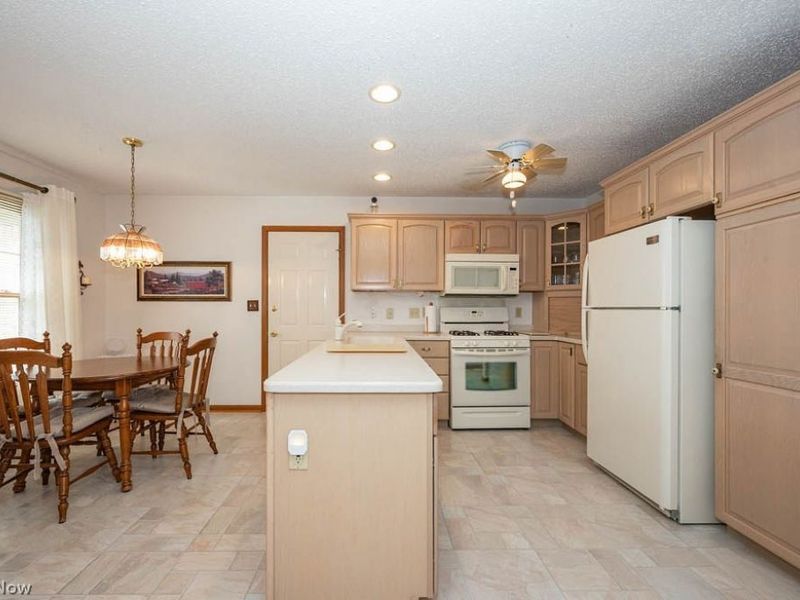 810 Southwestern Run, Poland, OH 44514 Photo 4