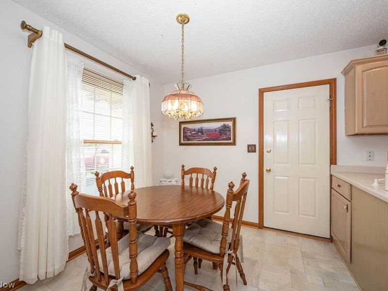 810 Southwestern Run, Poland, OH 44514 Photo 9