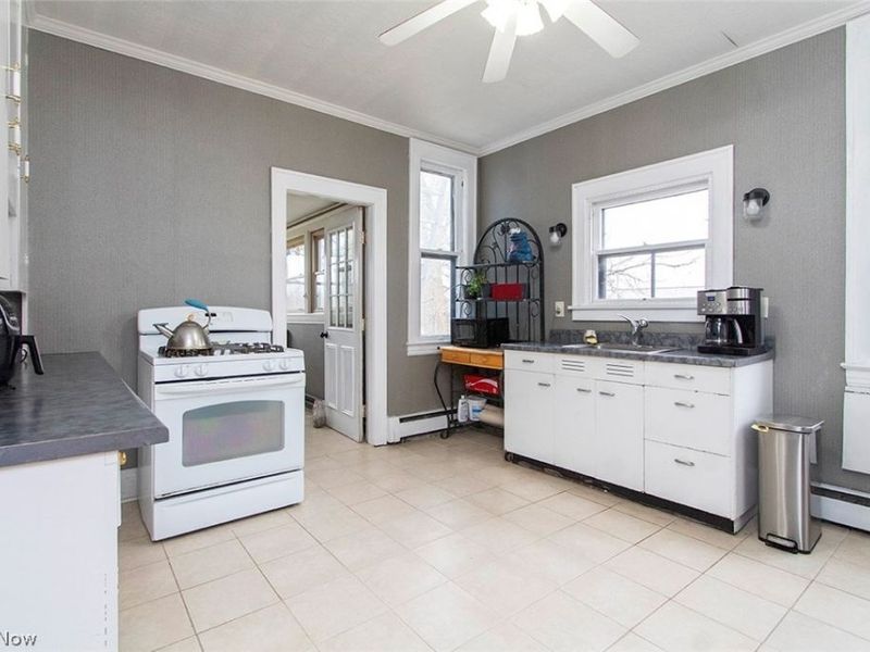 686 W Liberty Street , Medina, OH 44256 Photo 11