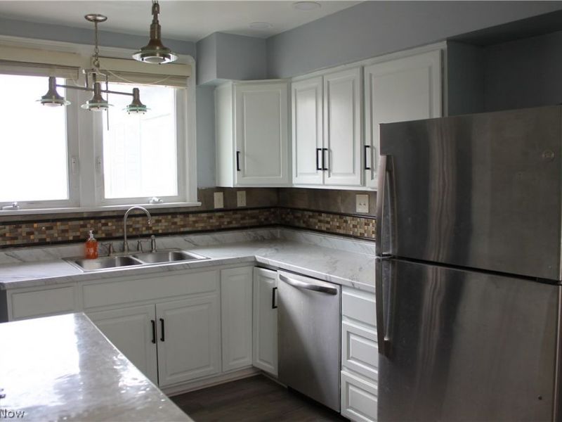 360 Tuxedo Avenue , Brooklyn Heights, OH 44131 Photo 11