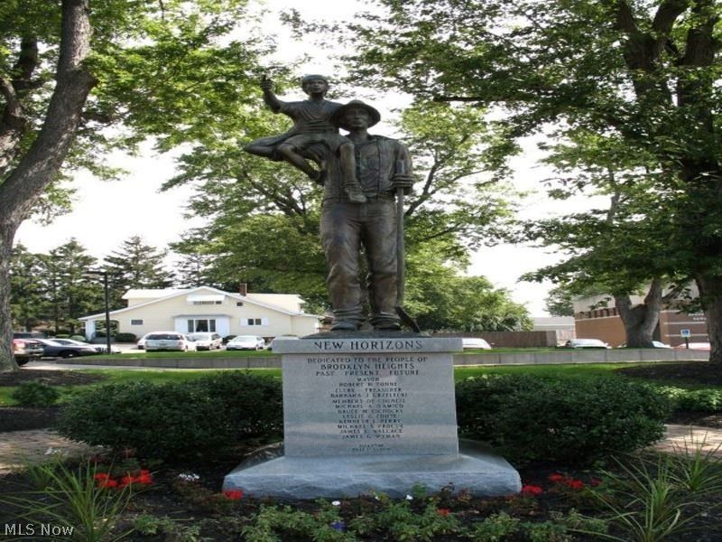 360 Tuxedo Avenue , Brooklyn Heights, OH 44131 Photo 30