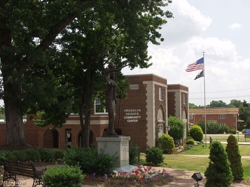 360 Tuxedo Avenue , Brooklyn Heights, OH 44131 Photo 34