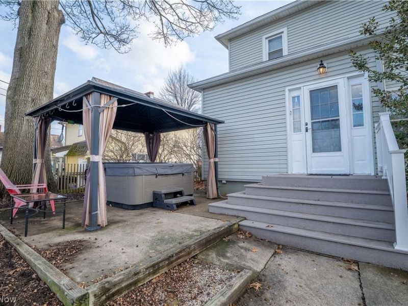 609 Fair Avenue NW, New Philadelphia, OH 44663 Photo 2