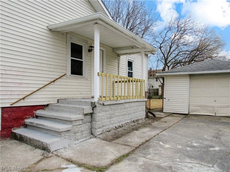 1039 W 21st Street, Lorain, OH 44052 Photo 2