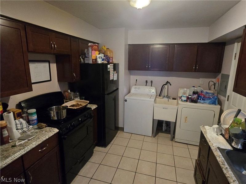 11818 Leeila Avenue, Cleveland, OH 44135 Photo 2