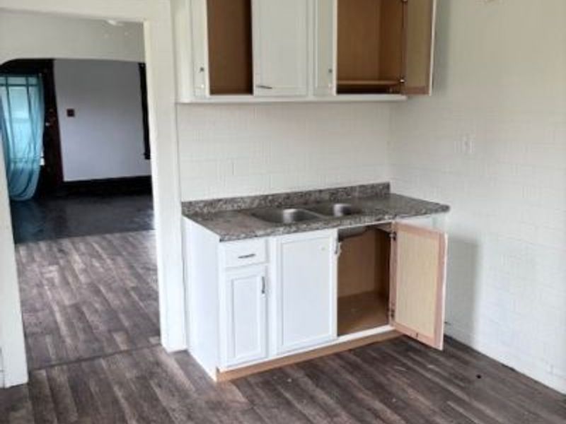 13210 Durkee Avenue, Cleveland, OH 44105 Photo 10