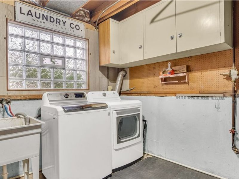 16311 Richard Drive , Brook Park, OH 44142 Photo 32