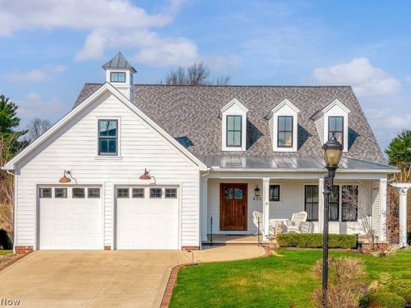 420 Acacia Circle , Lyndhurst, OH 44124