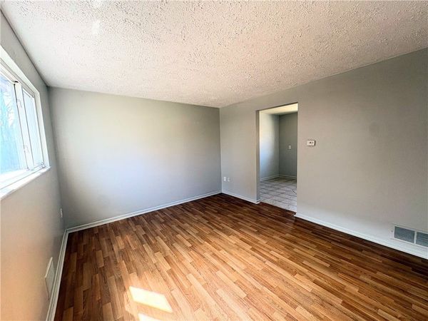 430 Brierly Ln , West Mifflin, PA 15122