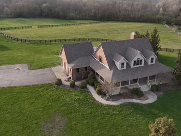 3701 Hidden Lake Lane, Lexington, KY 40516