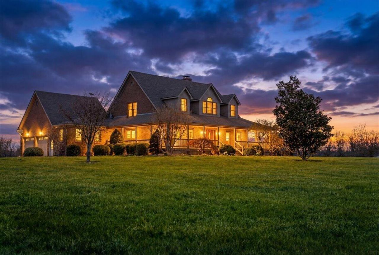 3701 Hidden Lake Lane, Lexington, KY 40516