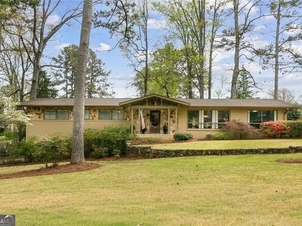 2744 Pinestream Drive NE, Marietta, GA 30068