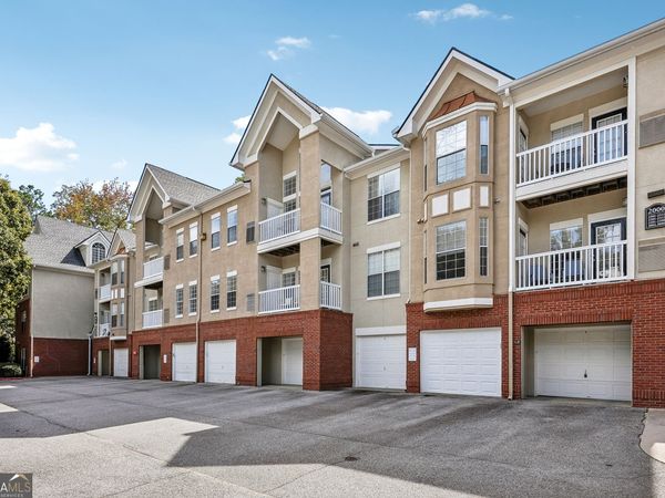 2211 Westchester Ridge, Atlanta, GA 30329