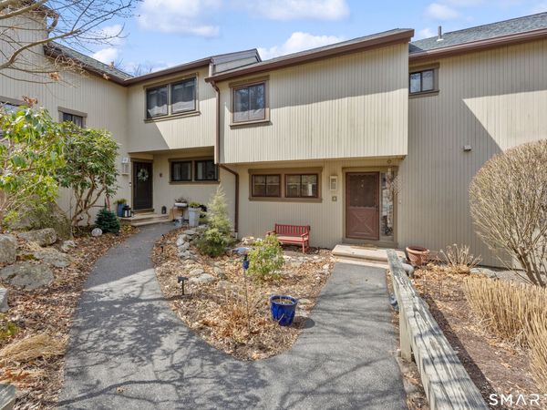 4 Deer Hill, Unit 4, Woodbury, CT 06798